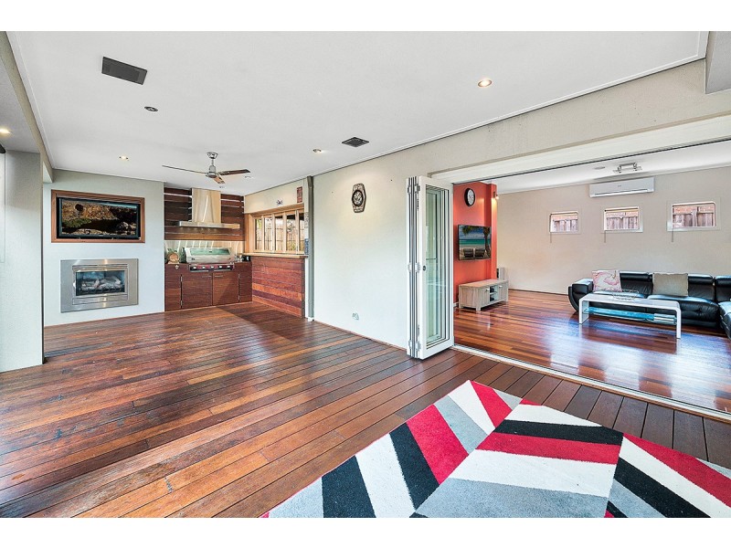 1 Cresta Court, Berwick VIC 3806