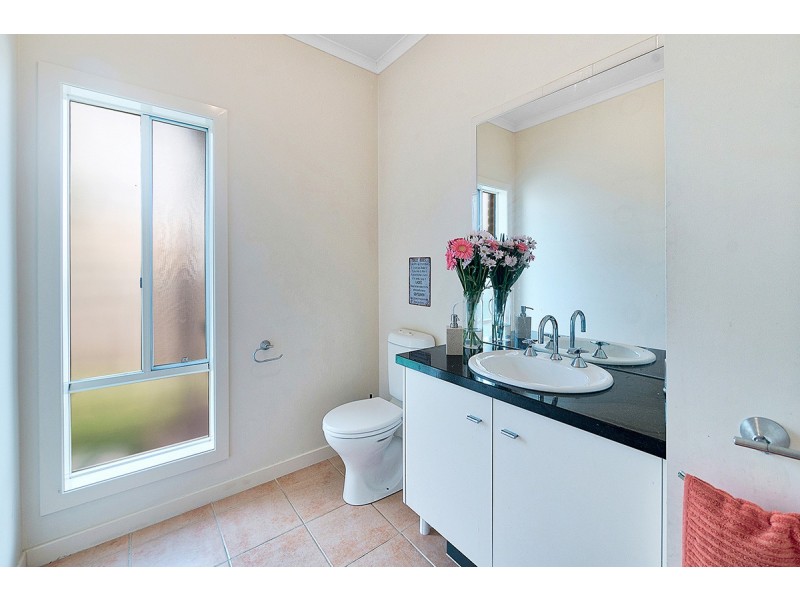 1 Cresta Court, Berwick VIC 3806