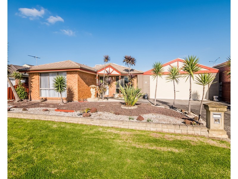 10 Landau Court, Cranbourne North VIC 3977
