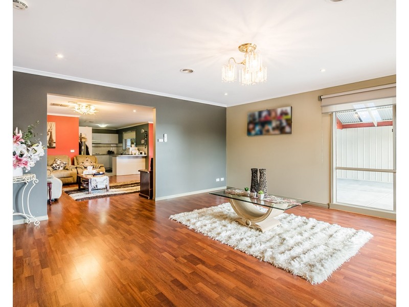 10 Landau Court, Cranbourne North VIC 3977