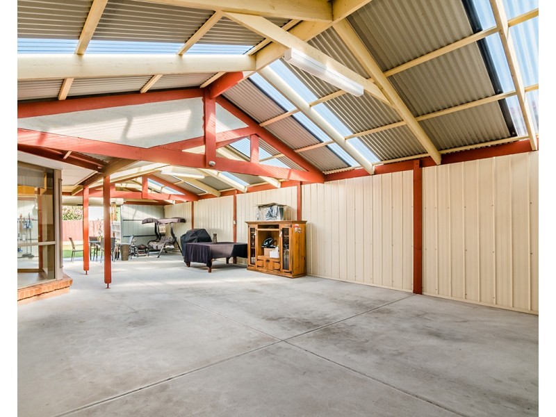 10 Landau Court, Cranbourne North VIC 3977