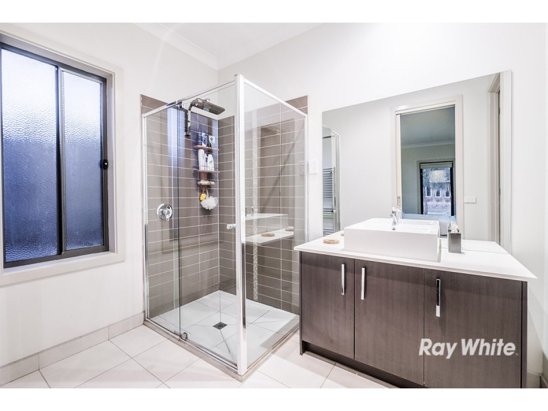 3 Black Gum Crescent, Cranbourne West VIC 3977