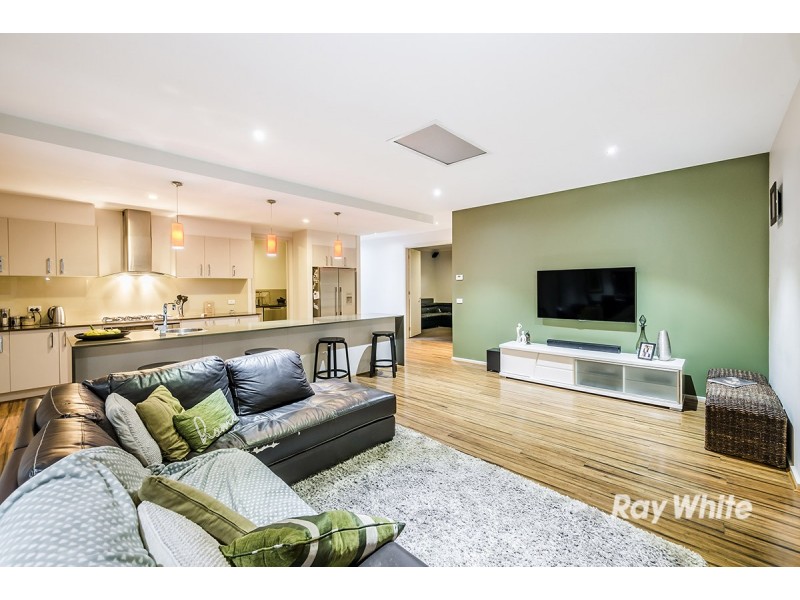 3 Black Gum Crescent, Cranbourne West VIC 3977