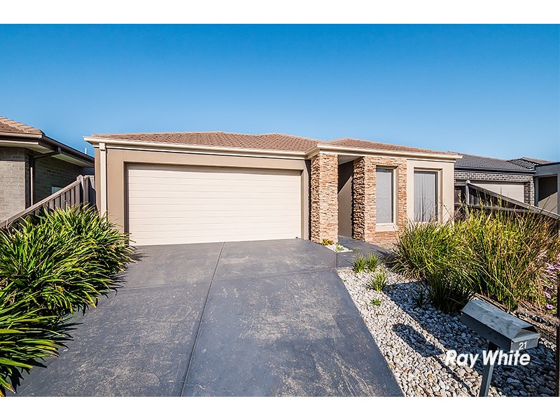 21 Ogle Way, Cranbourne North VIC 3977