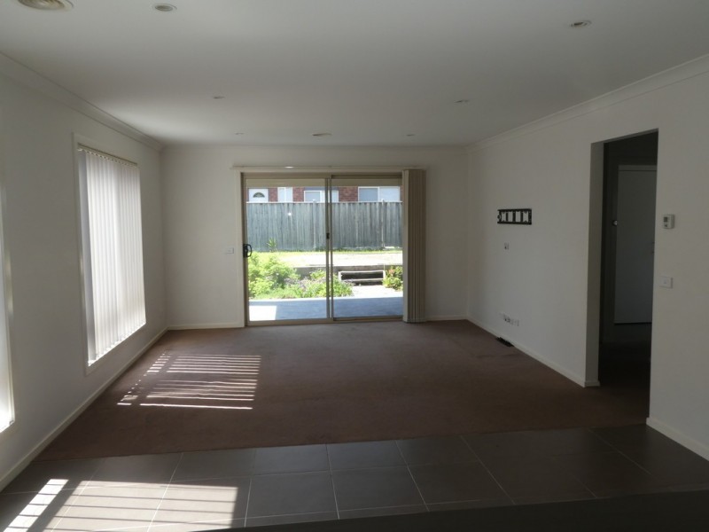 21 Ogle Way, Cranbourne North VIC 3977