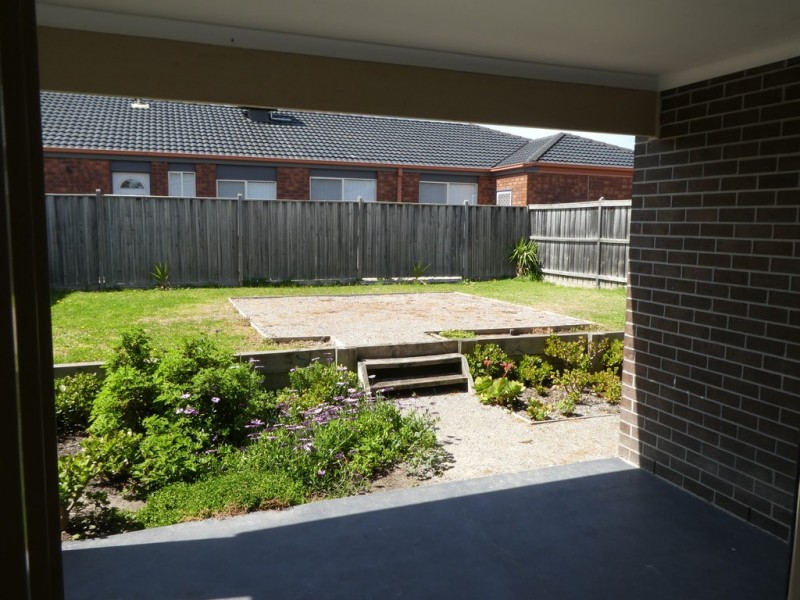 21 Ogle Way, Cranbourne North VIC 3977