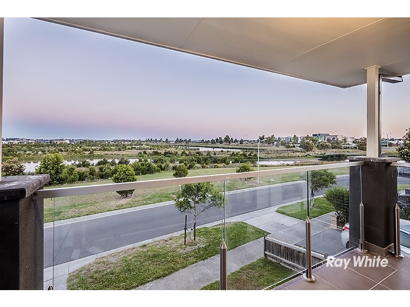 7 Maeve Circuit, Clyde North VIC 3978