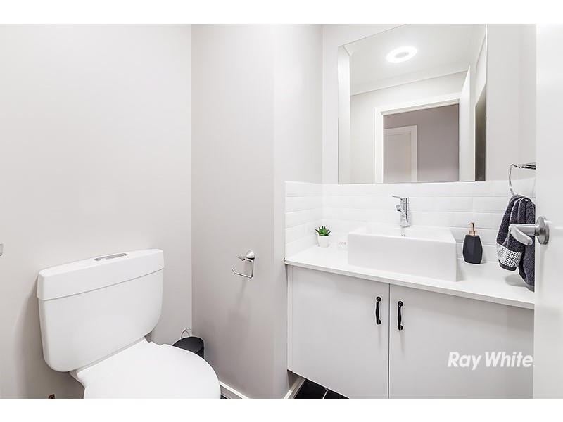 7 Maeve Circuit, Clyde North VIC 3978