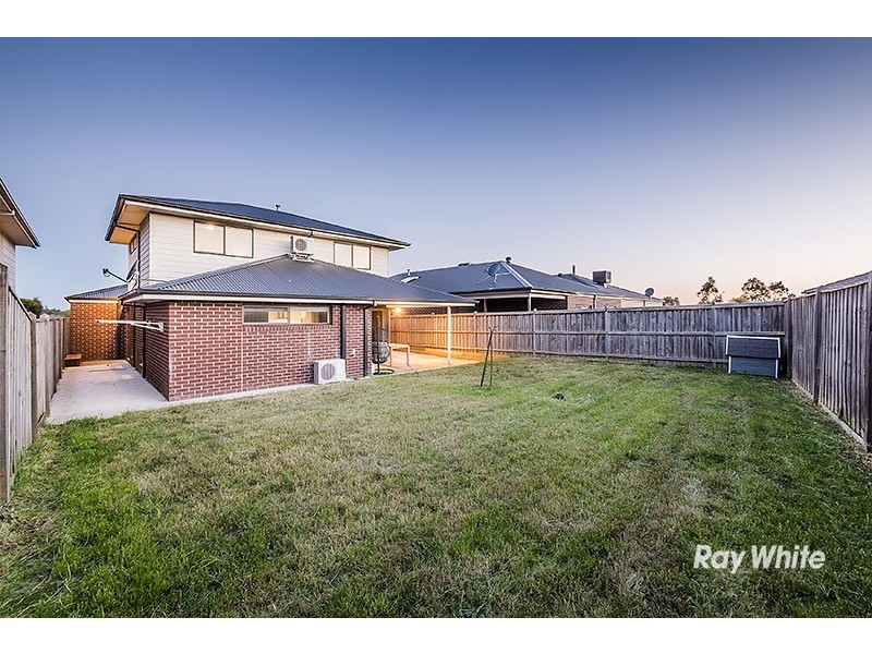 7 Maeve Circuit, Clyde North VIC 3978
