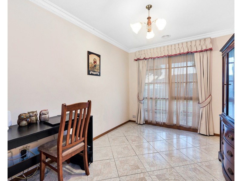 6 Yaltara Close, Cranbourne West VIC 3977