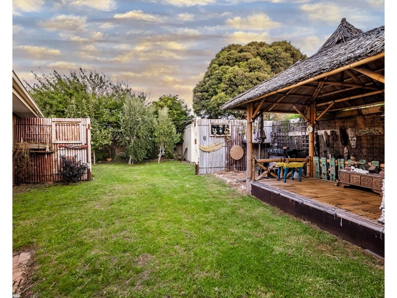 6 Yaltara Close, Cranbourne West VIC 3977