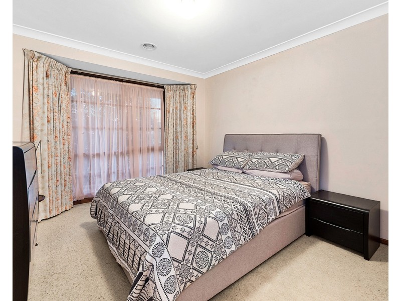 6 Yaltara Close, Cranbourne West VIC 3977