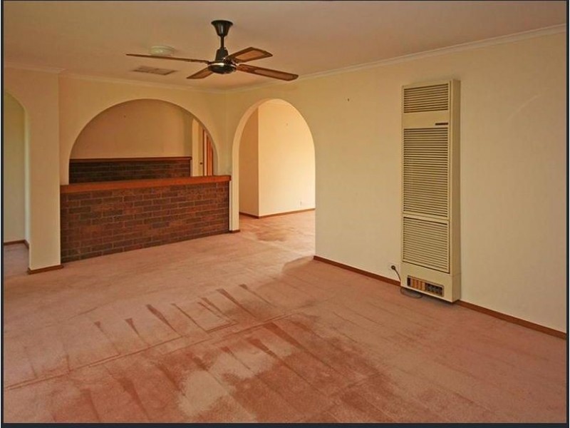 1 Wisteria Court, Cranbourne North VIC 3977