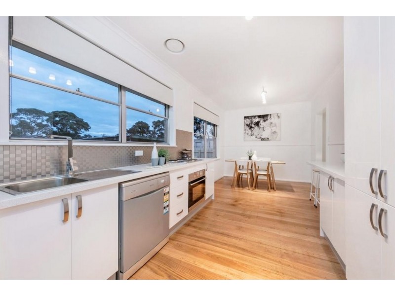 17 Windoo Street, Frankston North VIC 3200