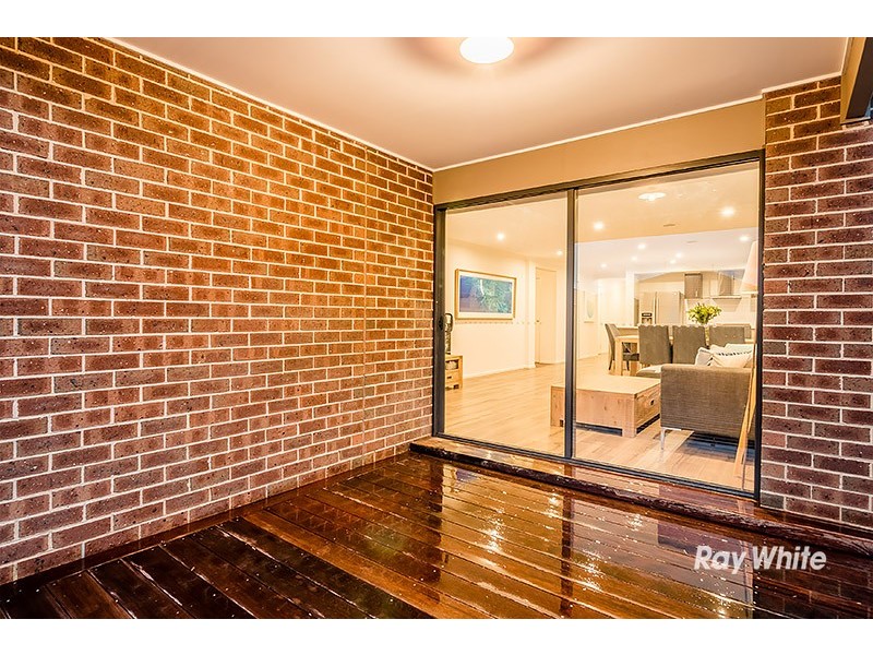 8 Hassett Lane, Cranbourne West VIC 3977