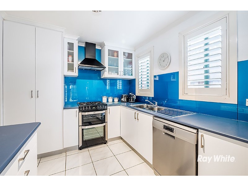 18 Charlotte Place, Cranbourne West VIC 3977