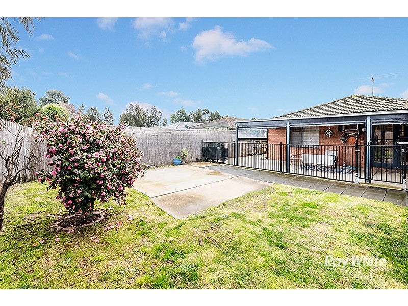 18 Charlotte Place, Cranbourne West VIC 3977
