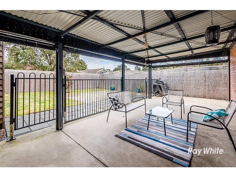 18 Charlotte Place, Cranbourne West VIC 3977