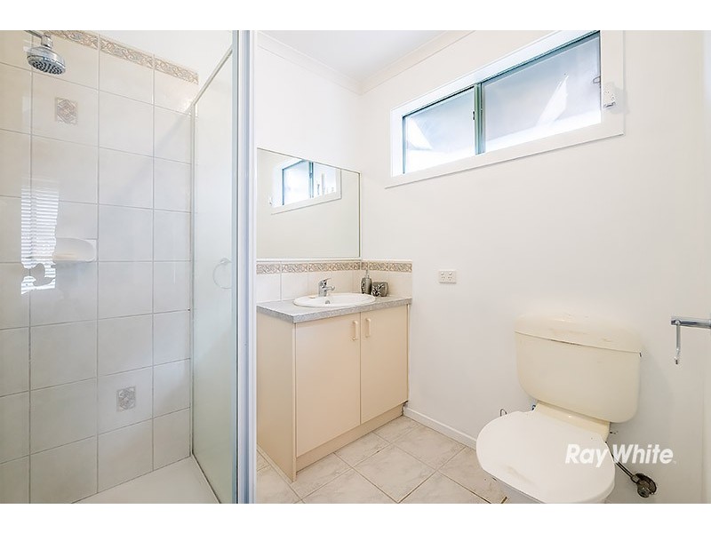 18 Charlotte Place, Cranbourne West VIC 3977