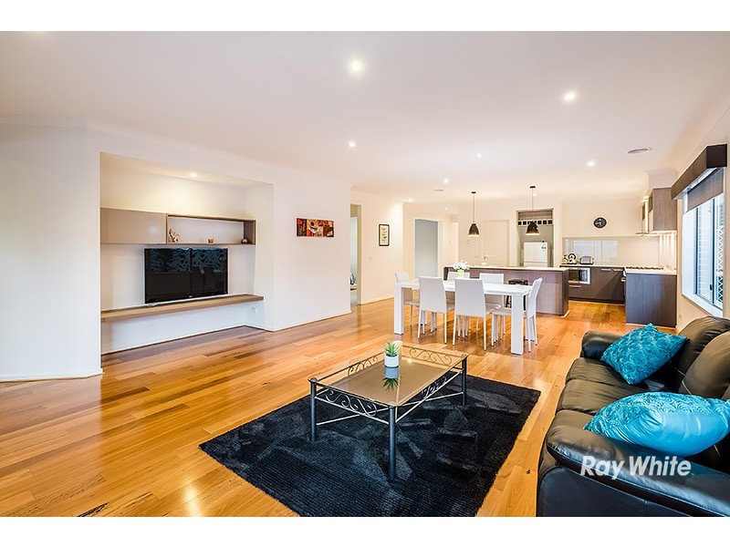 12 Percheron Way, Clyde North VIC 3978