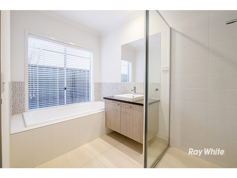 12 Percheron Way, Clyde North VIC 3978