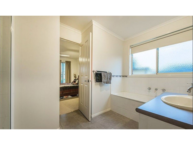231 Monahans Road, Cranbourne West VIC 3977