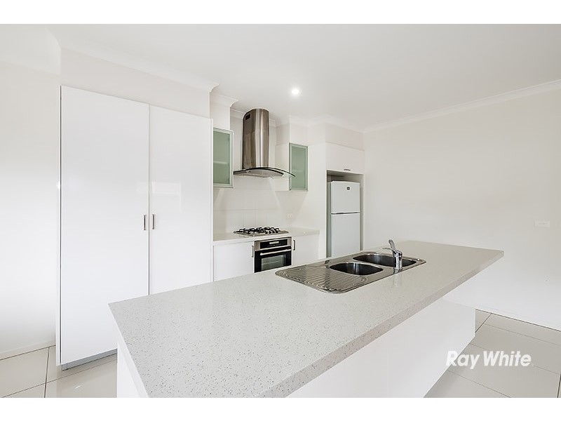 9 Lemon Grove, Cranbourne West VIC 3977