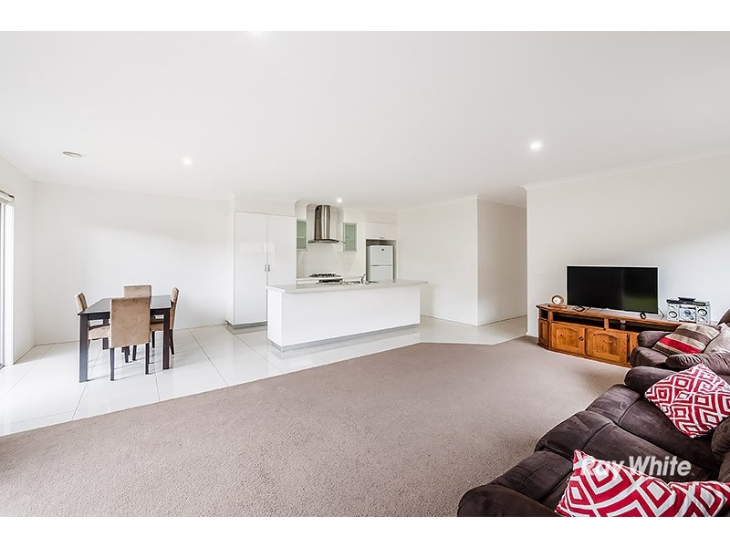 9 Lemon Grove, Cranbourne West VIC 3977