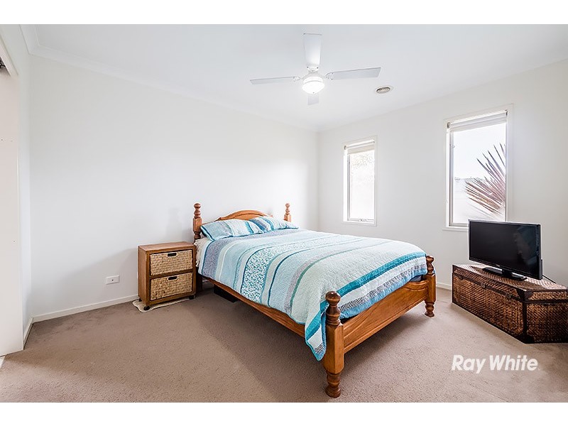 9 Lemon Grove, Cranbourne West VIC 3977