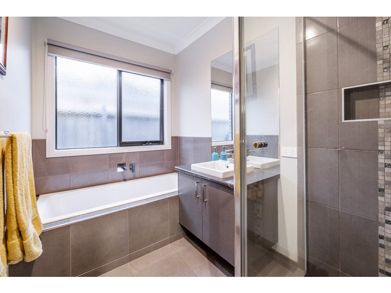 19 Union Street, Clyde North VIC 3978