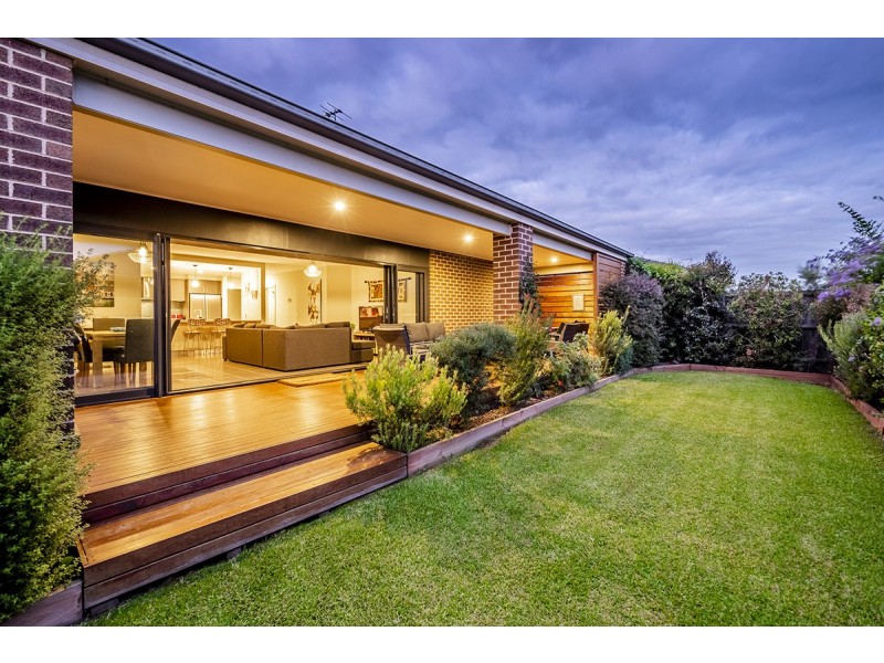 19 Union Street, Clyde North VIC 3978