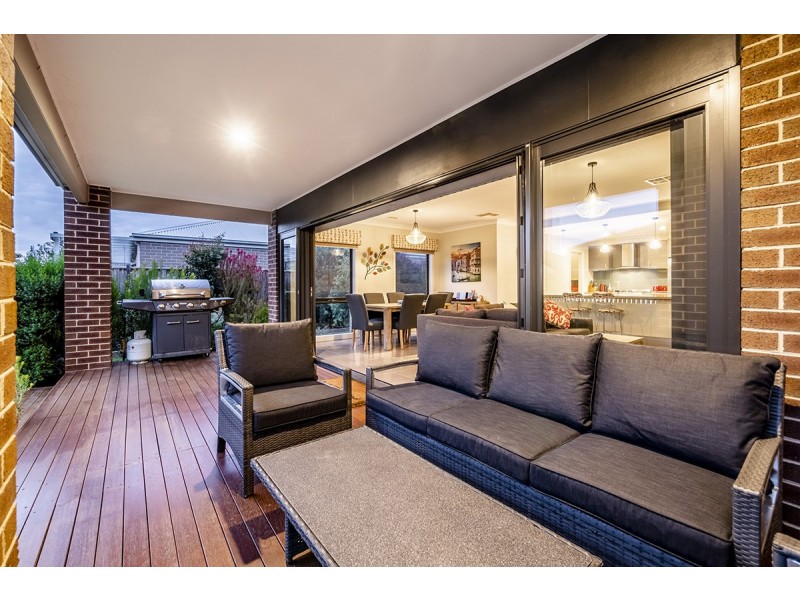 19 Union Street, Clyde North VIC 3978
