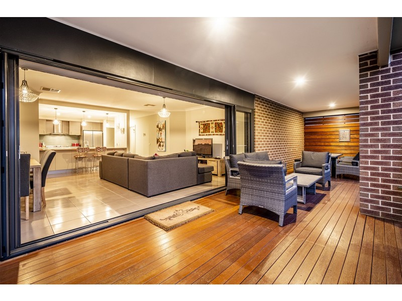 19 Union Street, Clyde North VIC 3978