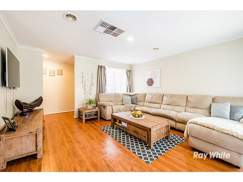 21 Monahans Road, Cranbourne West VIC 3977