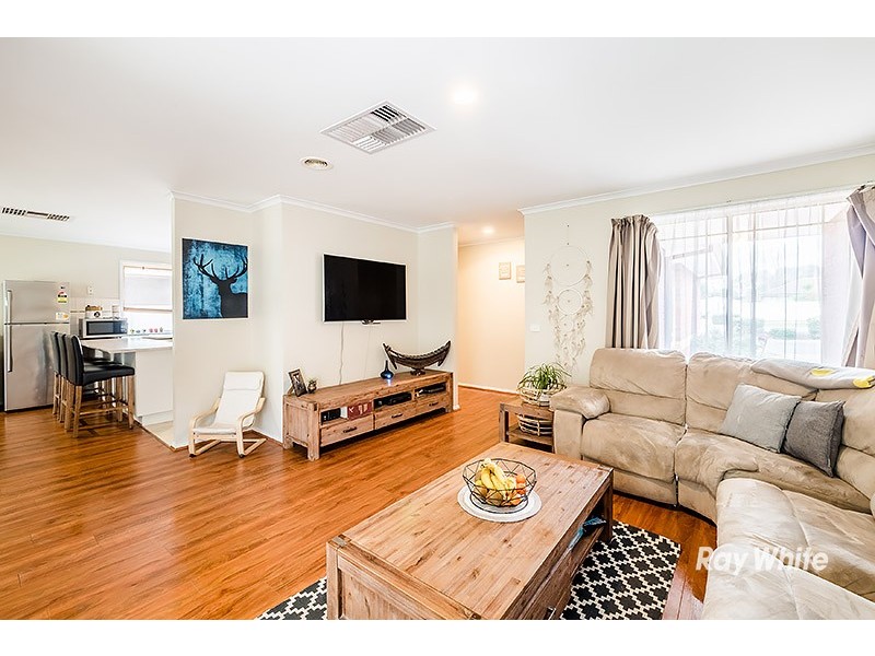 21 Monahans Road, Cranbourne West VIC 3977