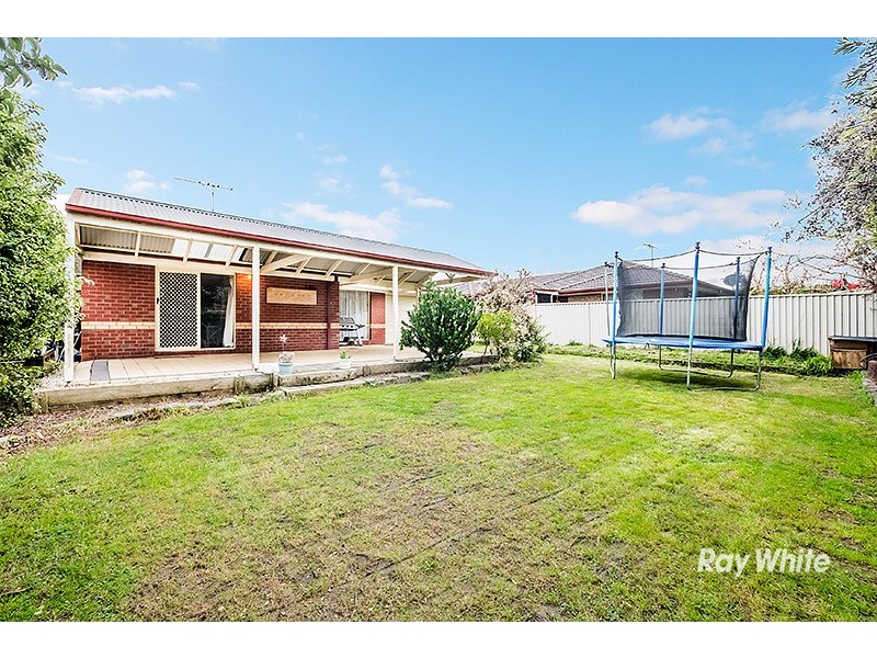 21 Monahans Road, Cranbourne West VIC 3977
