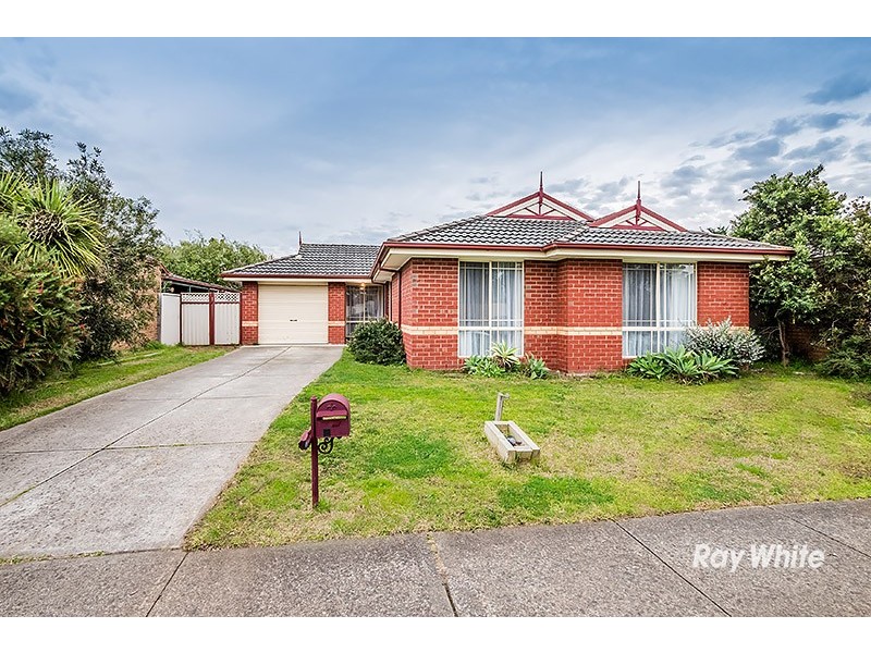 21 Monahans Road, Cranbourne West VIC 3977