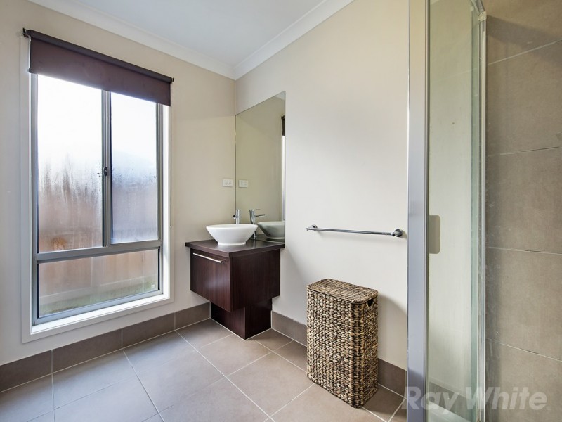 28 Prescott Drive, Cranbourne North VIC 3977