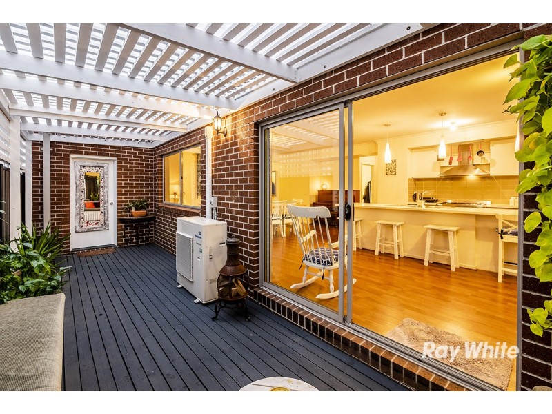 15 Ventasso Street, Clyde North VIC 3978