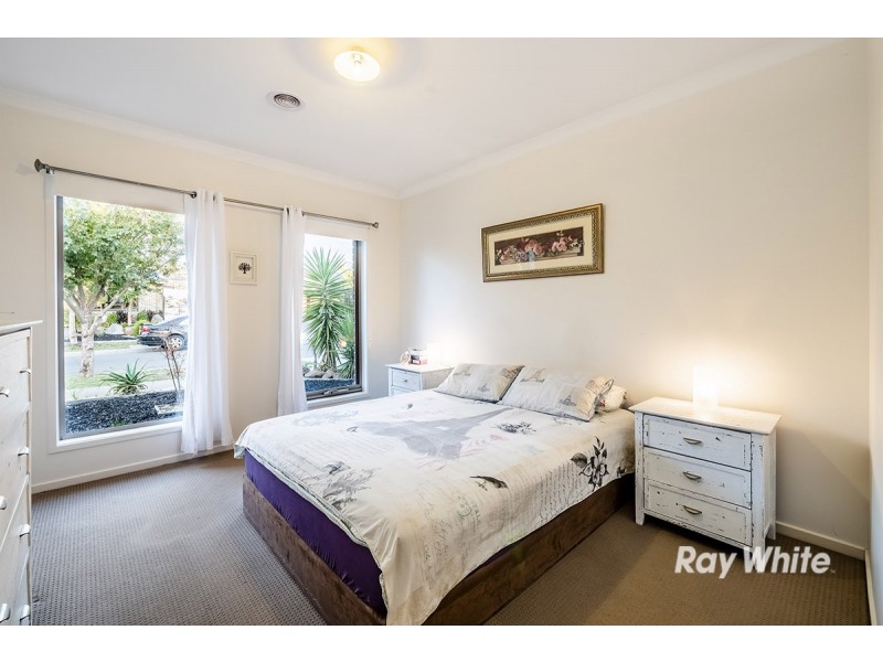 15 Ventasso Street, Clyde North VIC 3978