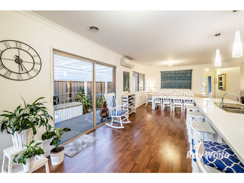 15 Ventasso Street, Clyde North VIC 3978