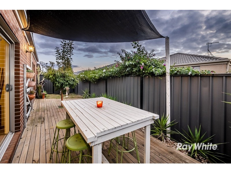 15 Ventasso Street, Clyde North VIC 3978