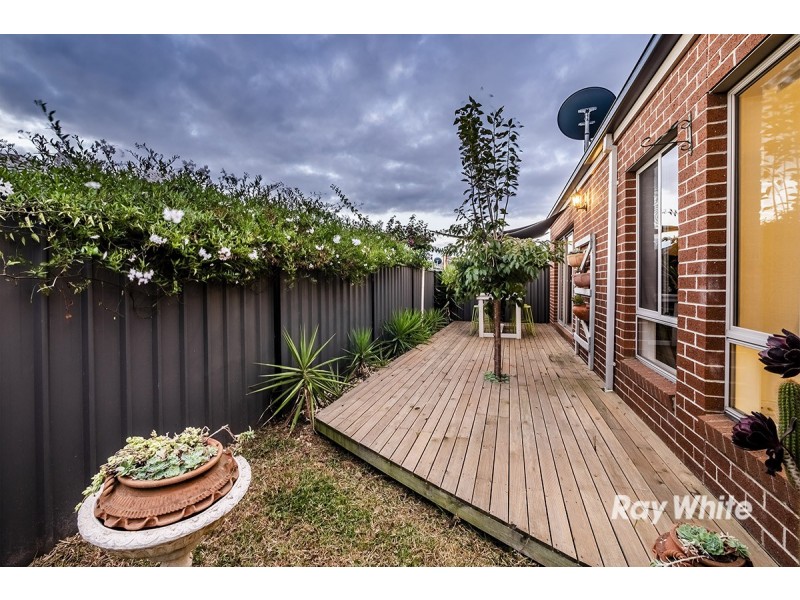 15 Ventasso Street, Clyde North VIC 3978