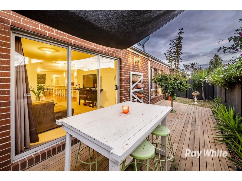 15 Ventasso Street, Clyde North VIC 3978