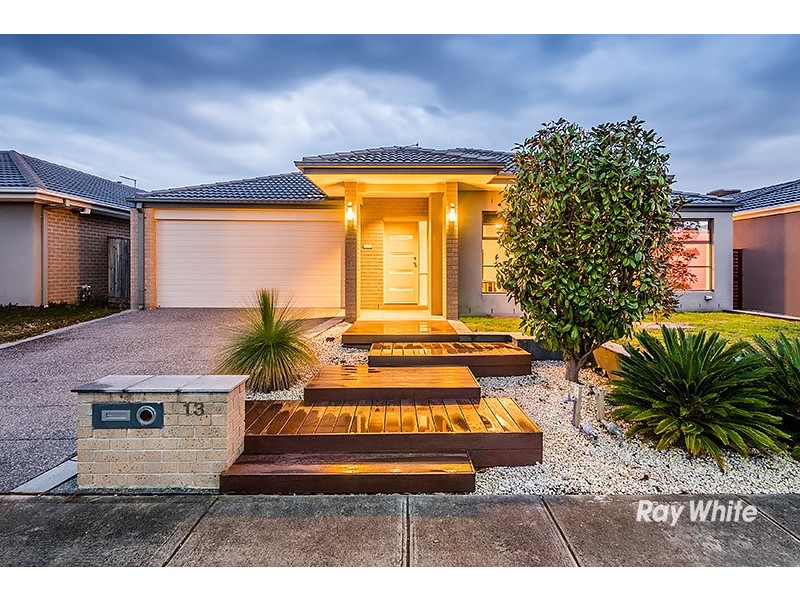 13 Mermaid Grove, Lyndhurst VIC 3975