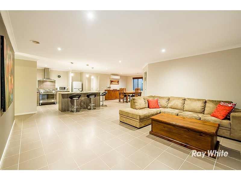 13 Mermaid Grove, Lyndhurst VIC 3975