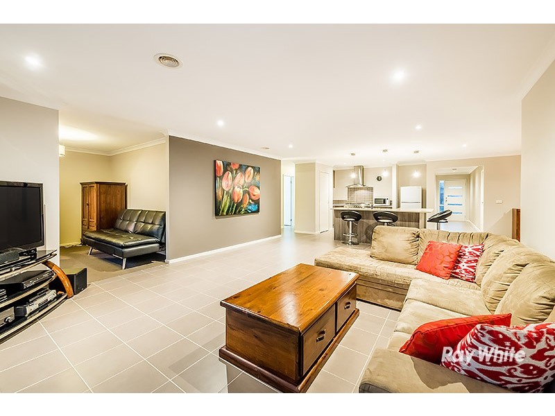 13 Mermaid Grove, Lyndhurst VIC 3975