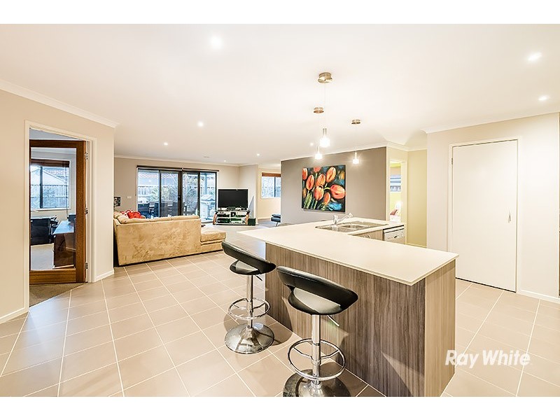 13 Mermaid Grove, Lyndhurst VIC 3975