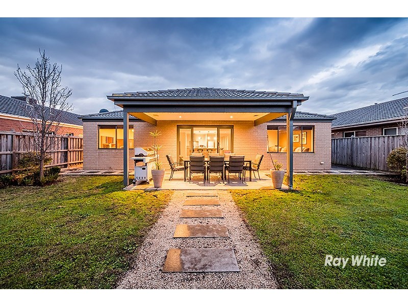 13 Mermaid Grove, Lyndhurst VIC 3975