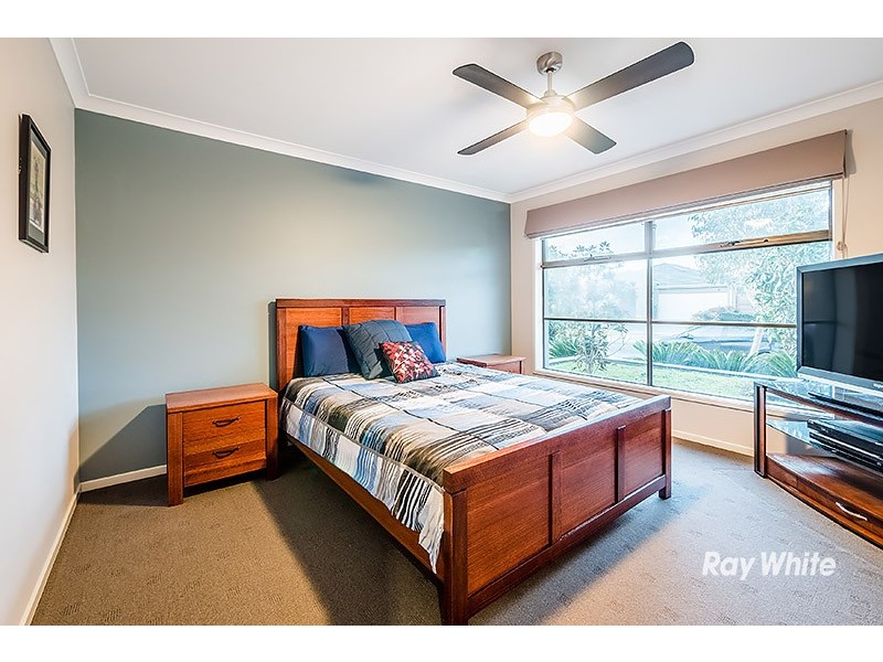 13 Mermaid Grove, Lyndhurst VIC 3975